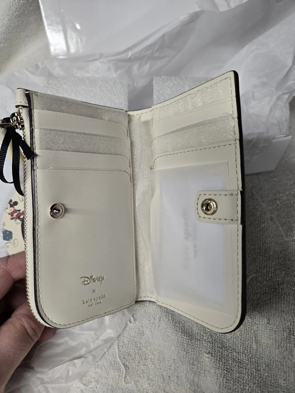 Kate Spade x Disney Minnie Car Parchment Small Bifold Wallet - Picture 7 of 9